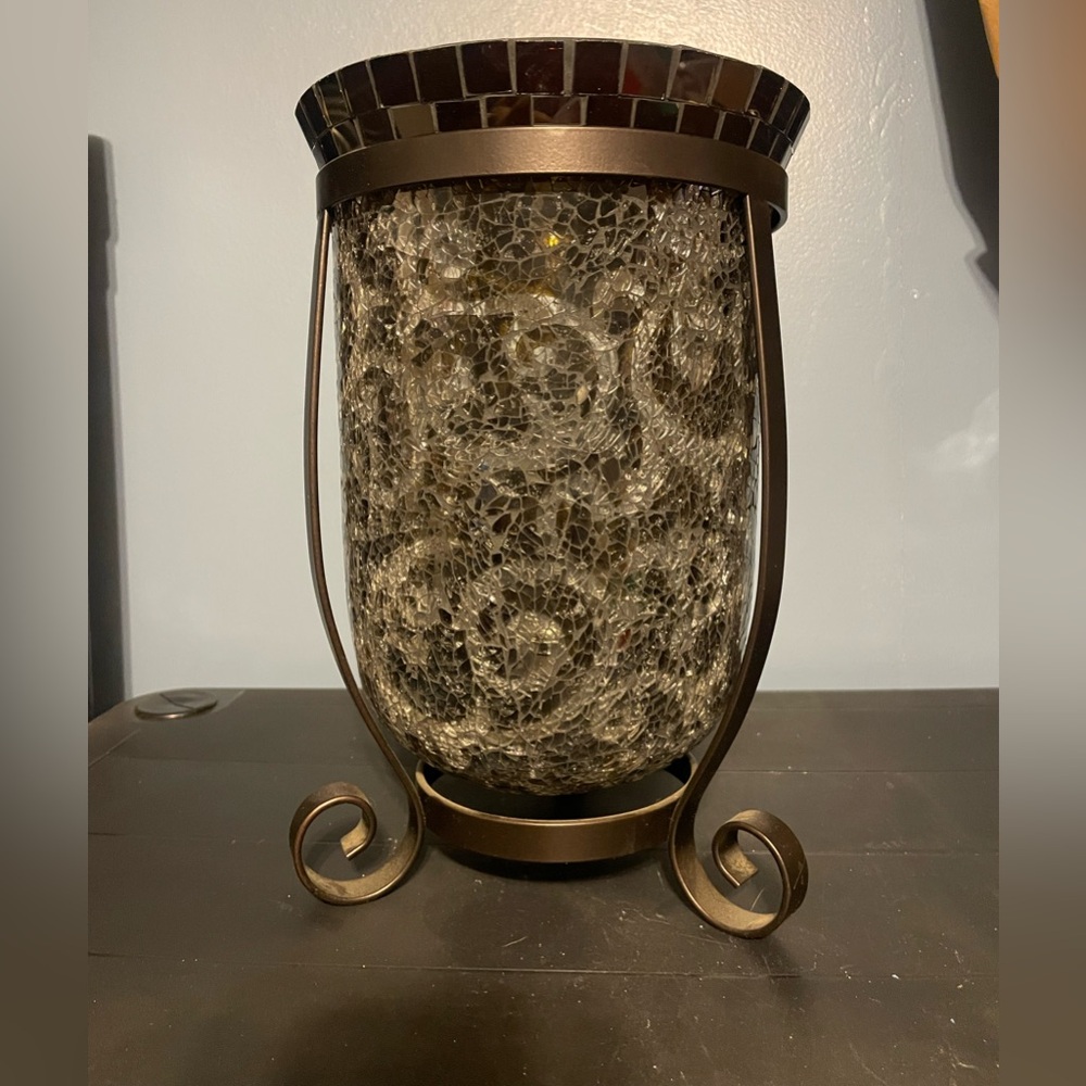 Partylite amaretto swirl hurricane￼